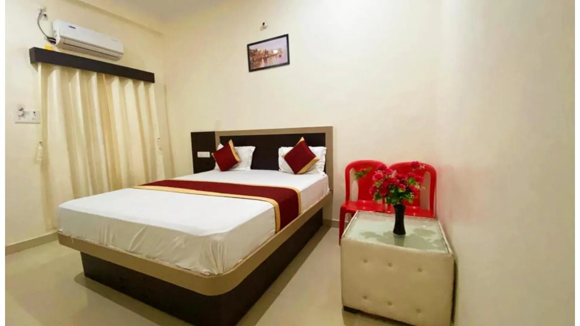 Hotel Nath # Palace Near Kashi Vishwanath Temple - Free Public Parking And Wifi Facilities - Air Conditioning Room 바라나시