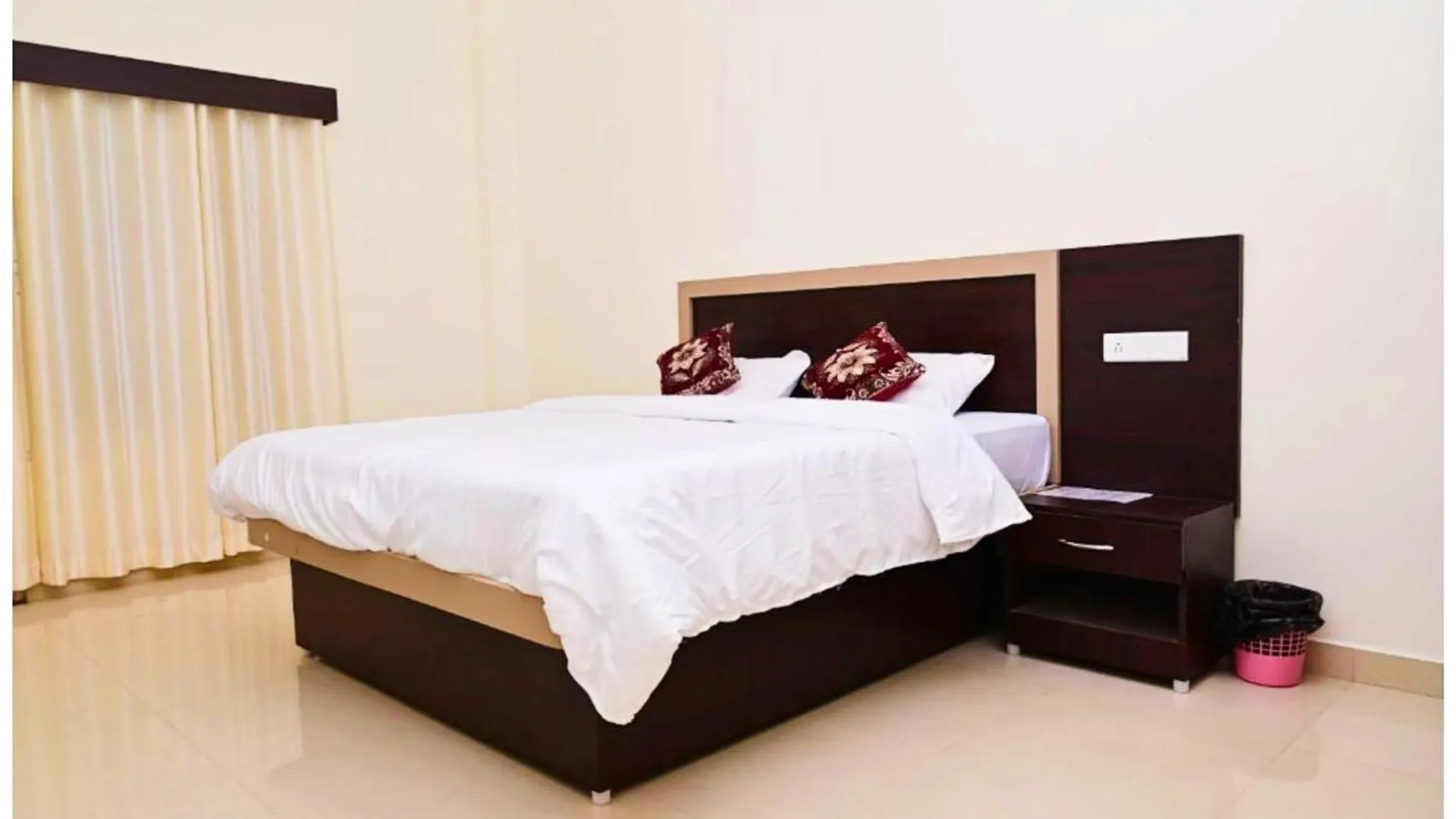 Hotel Nath # Palace Near Kashi Vishwanath Temple - Free Public Parking And Wifi Facilities - Air Conditioning Room 바라나시 인도