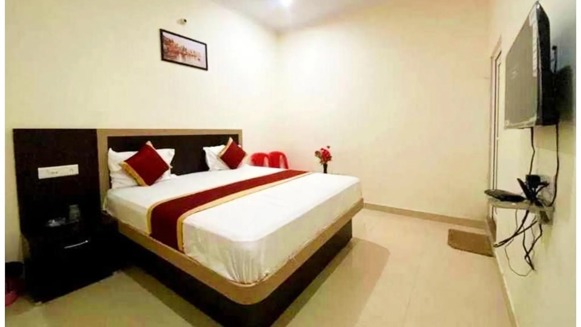 ****  Hotel Nath # Palace Near Kashi Vishwanath Temple - Free Public Parking And Wifi Facilities - Air Conditioning Room 바라나시 인도
