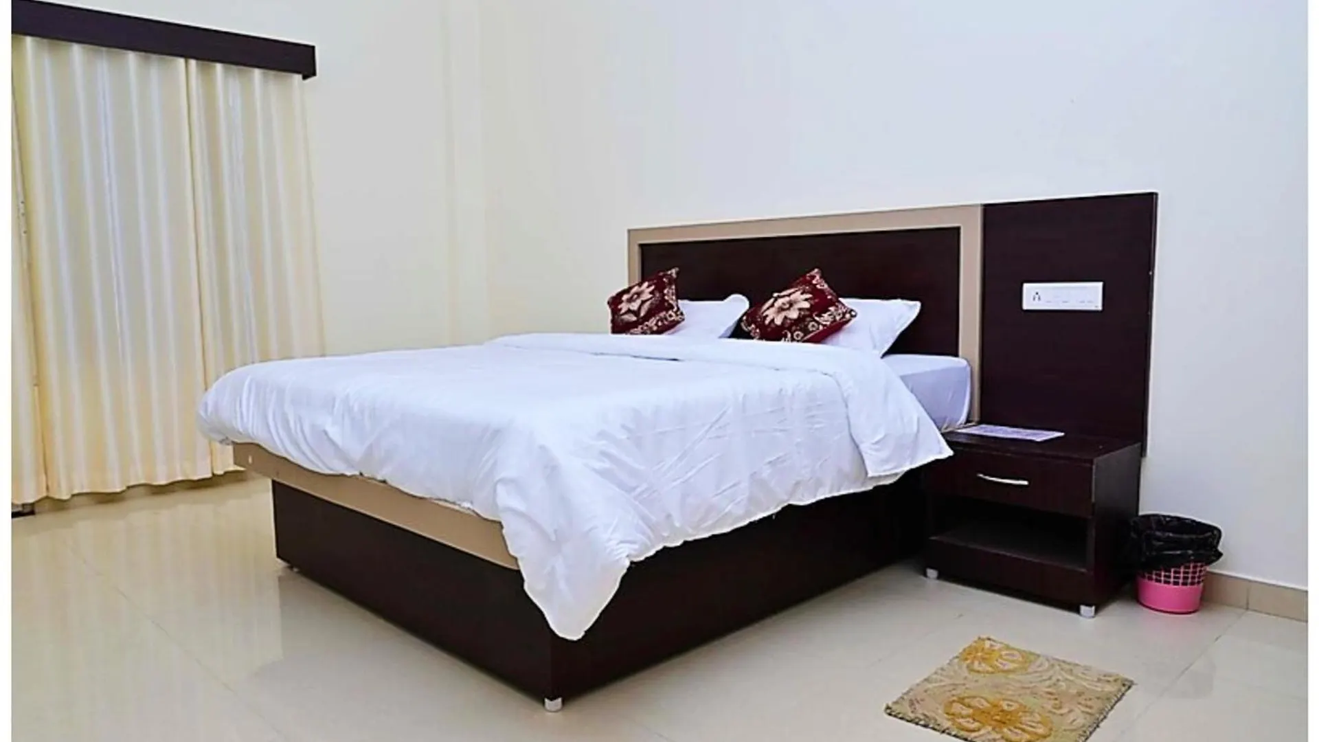 Hotel Nath # Palace Near Kashi Vishwanath Temple - Free Public Parking And Wifi Facilities - Air Conditioning Room 바라나시