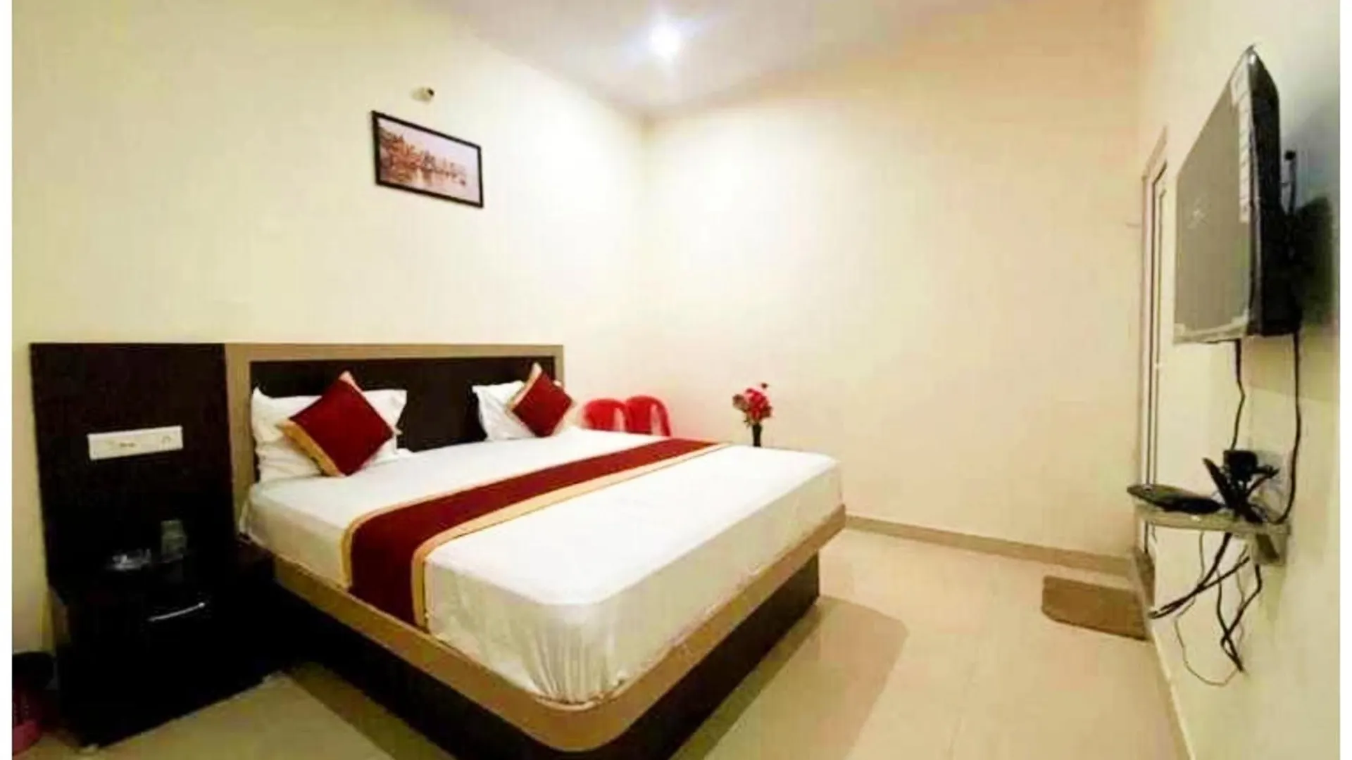 Hotel Nath # Palace Near Kashi Vishwanath Temple - Free Public Parking And Wifi Facilities - Air Conditioning Room 바라나시 4*,
