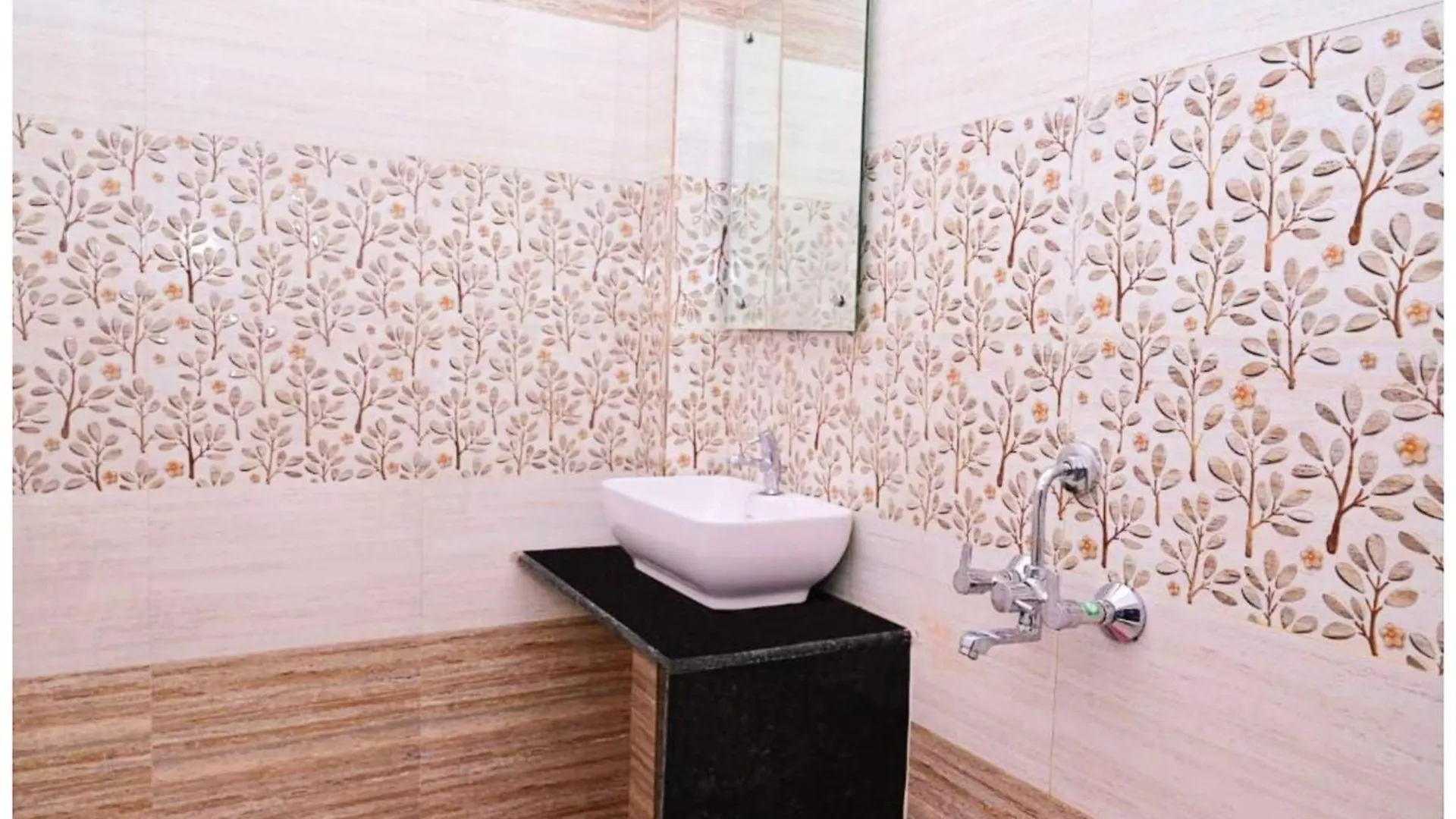 Hotel Nath # Palace Near Kashi Vishwanath Temple - Free Public Parking And Wifi Facilities - Air Conditioning Room 바라나시 4*,  인도