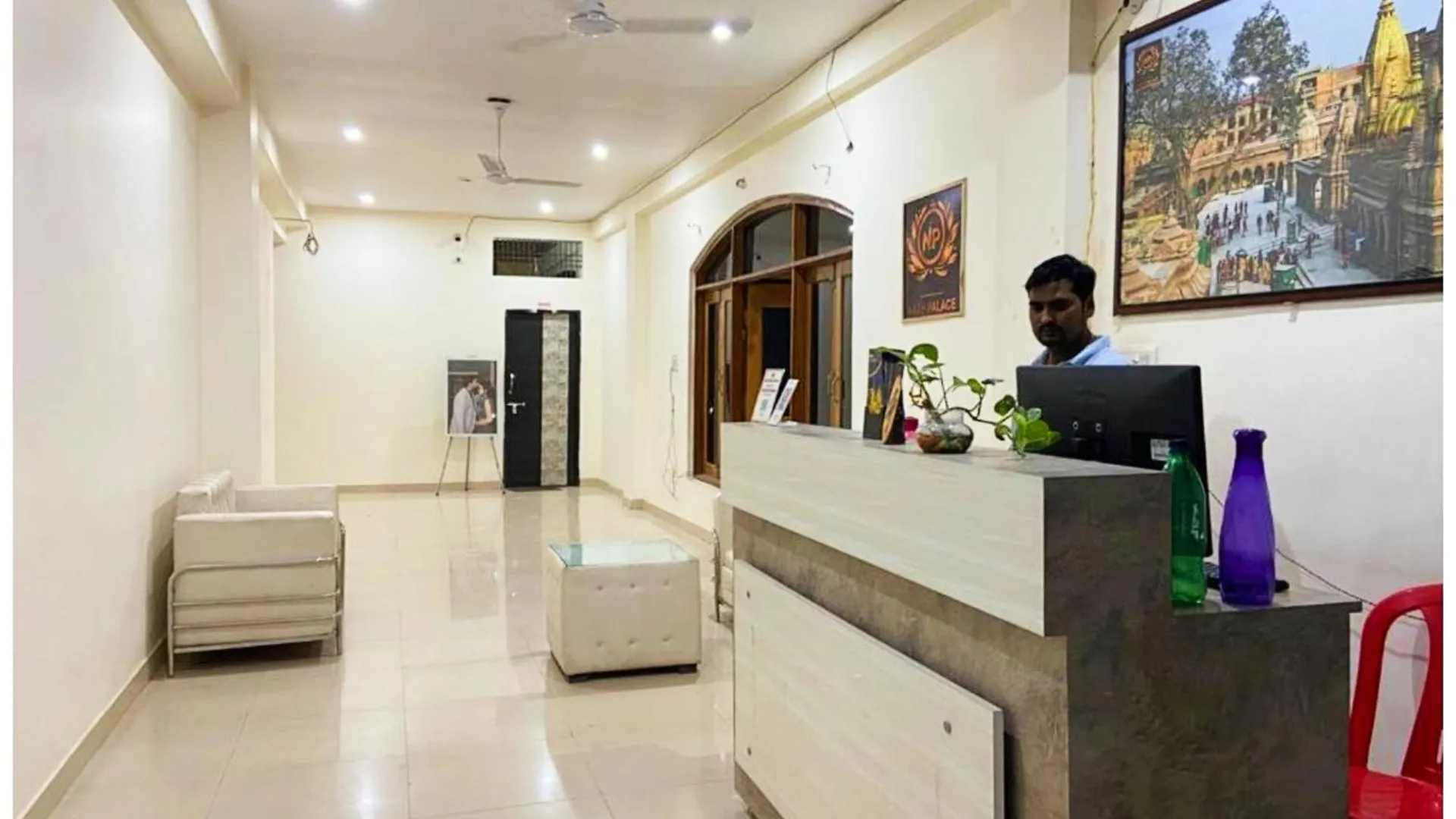 Hotel Nath # Palace Near Kashi Vishwanath Temple - Free Public Parking And Wifi Facilities - Air Conditioning Room 바라나시