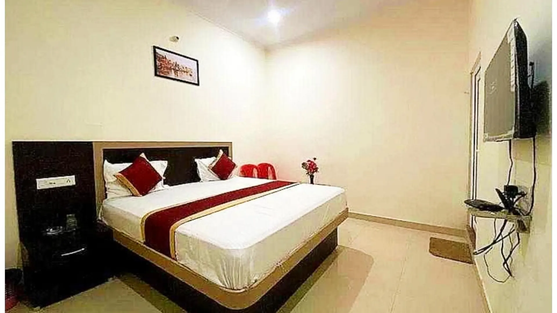 ****  Hotel Nath # Palace Near Kashi Vishwanath Temple - Free Public Parking And Wifi Facilities - Air Conditioning Room 바라나시 인도